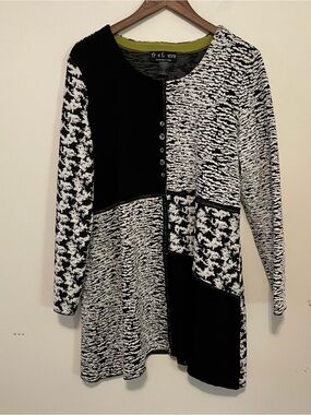 True Essence Women’s Tunic XL Lagenlook White Black Patchwork Canada Made
